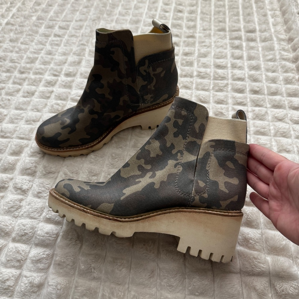 Dolce Vita 9 Huey Canvas Camo Camouflage Booties Boots Chunky Lug Sole